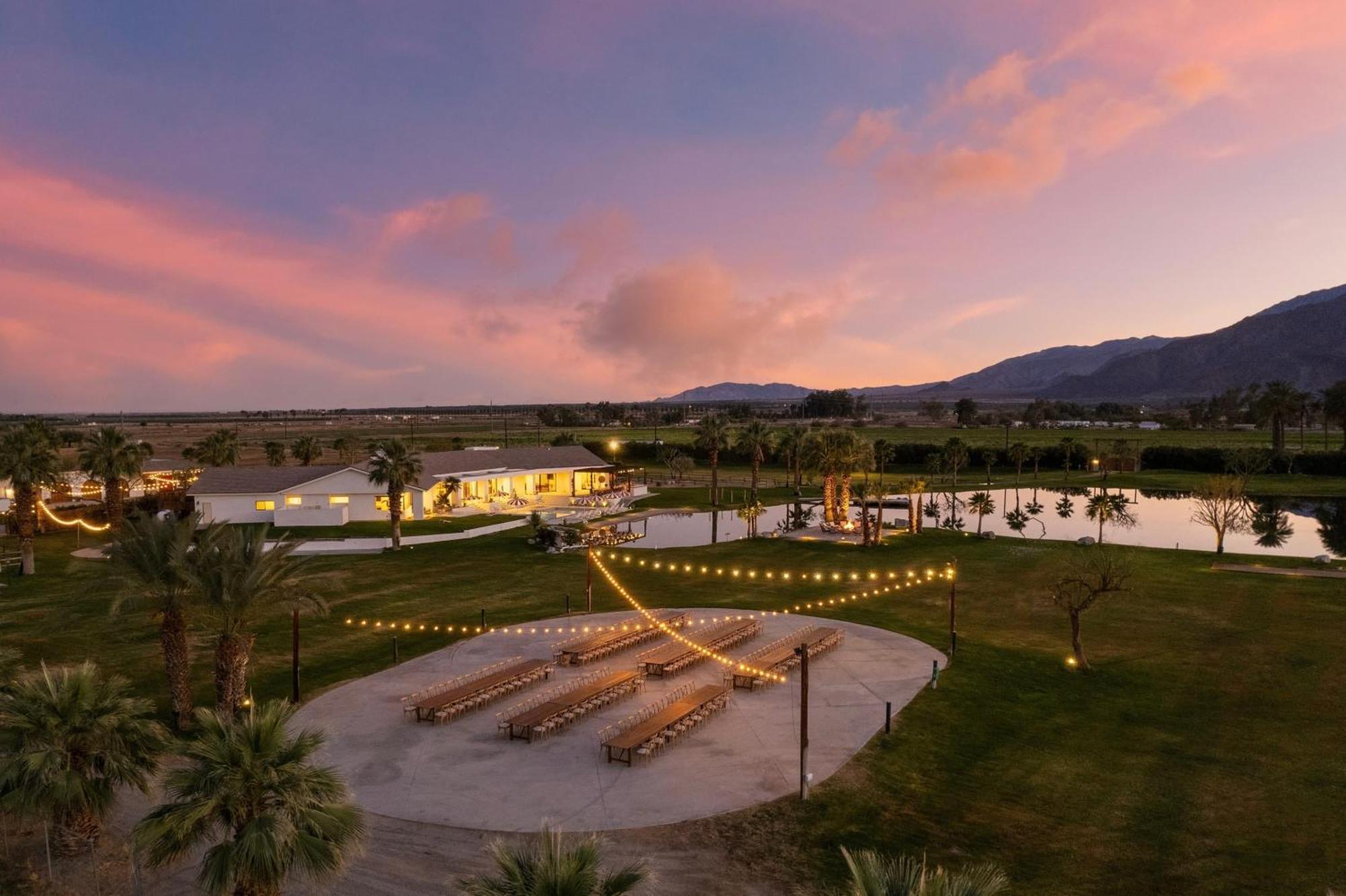 Buena Vista By Avantstay Massive Outdoor Oasis W Pool Spa Firepit La Quinta Exterior photo