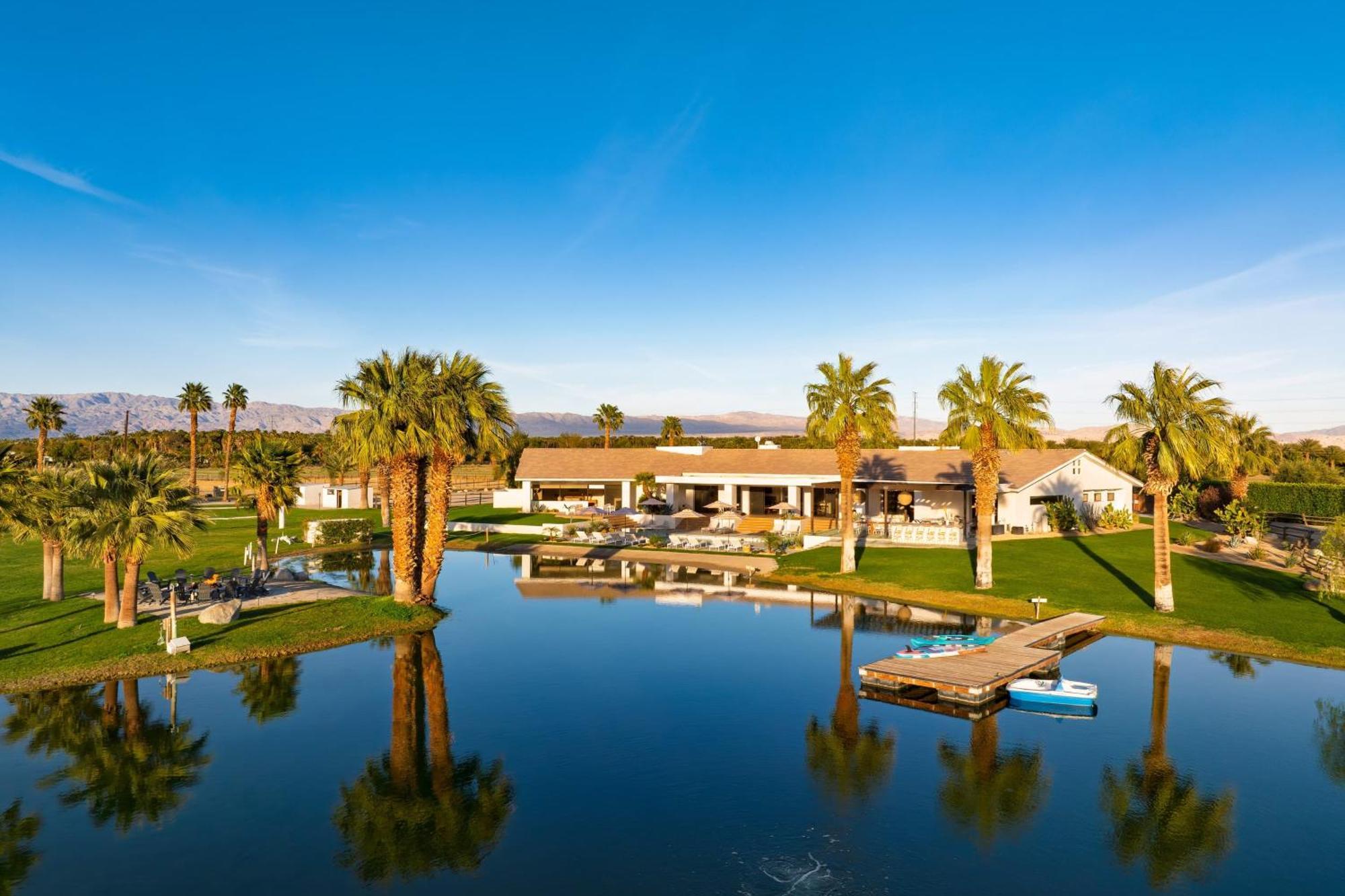Buena Vista By Avantstay Massive Outdoor Oasis W Pool Spa Firepit La Quinta Exterior photo